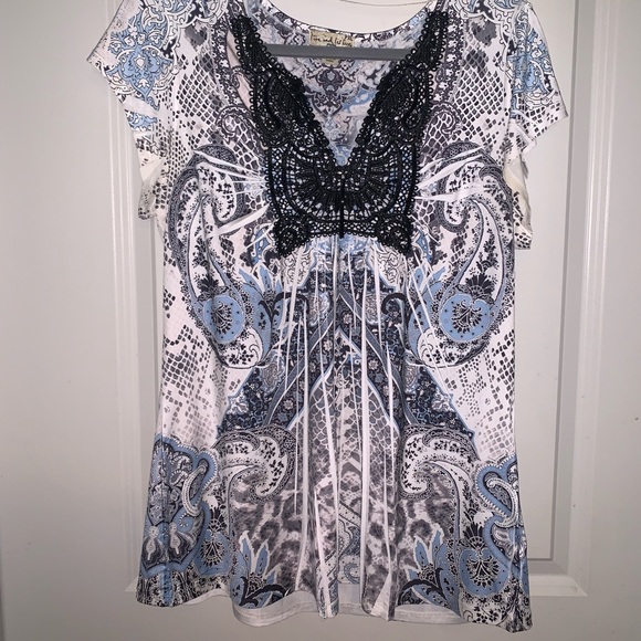 Blue Live and Let Live Blue Top - Picture 3 of 12